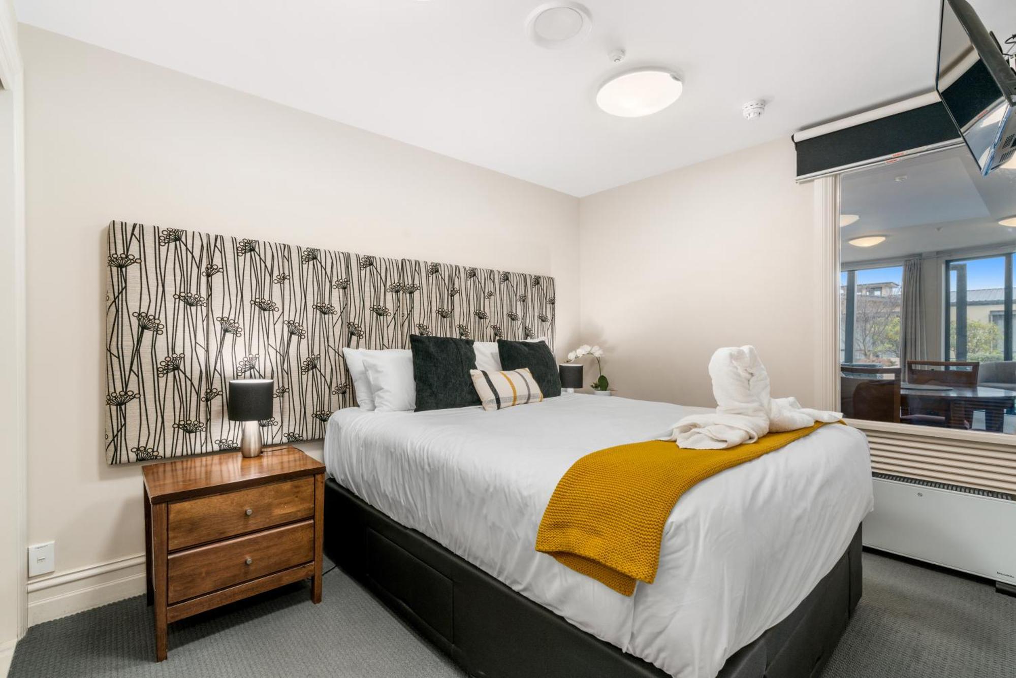 The Beacon - 2 Bedroom Town Center Apartment ควีนส์ทาวน์ ภายนอก รูปภาพ